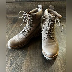 Womens Timberland boot size 8.5